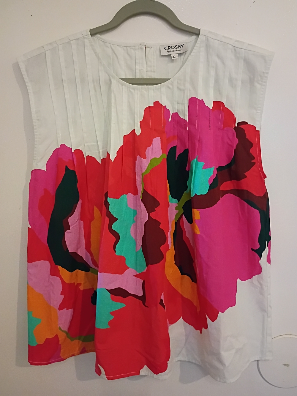 CROSBY by Mollie Burch White Tunic with Bright Pink & Red Floral Print Sz XL